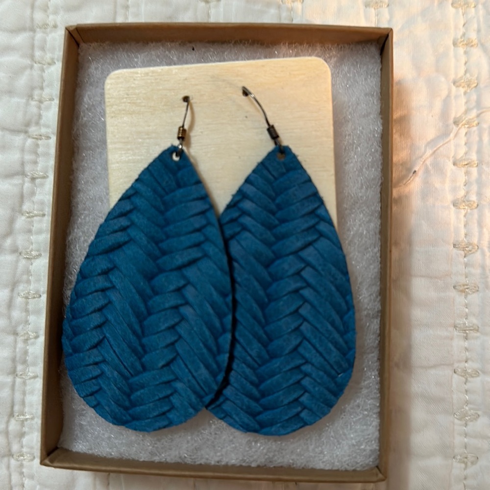 Nickel & Suede leather, woven earrings.